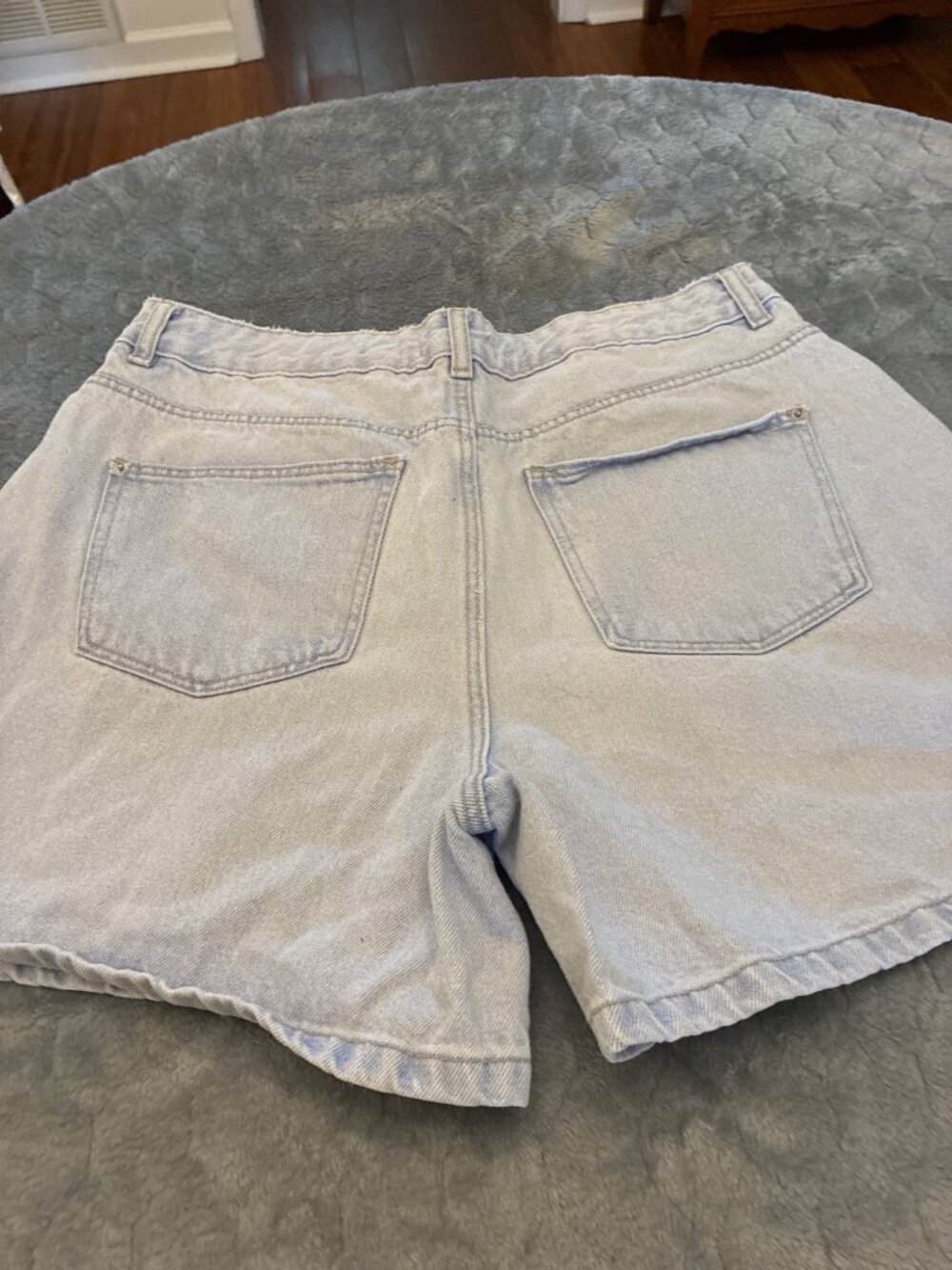 Urban Bliss Denim Shorts Womens Size 12 Light Wash Blue Jean Shorts Mid Rise - Picture 8 of 8